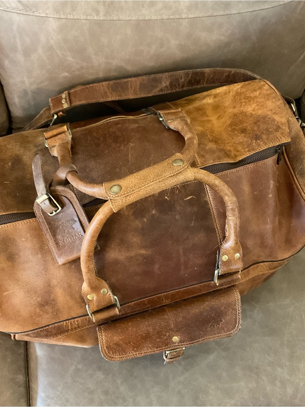 Kodiak Leather Large Weekender Duffle Bag - Picture 9 of 13